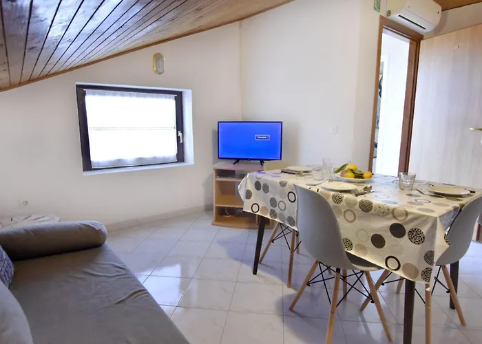 Silva 2-1 2- Kat By Interhome Basanija