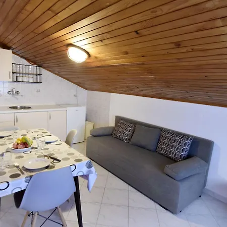 Appartamento Silva 2-1 2- Kat By Interhome Bašanija