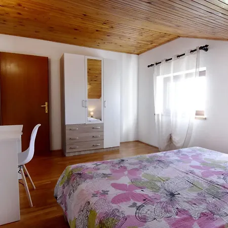 Appartamento Silva 2-1 2- Kat By Interhome Bašanija